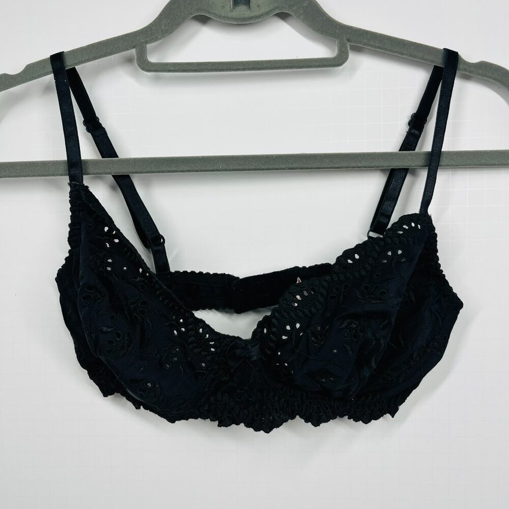 Victoria's Secret Black Eyelet Detail No-Wire Adjustable Bralette, Size 36B